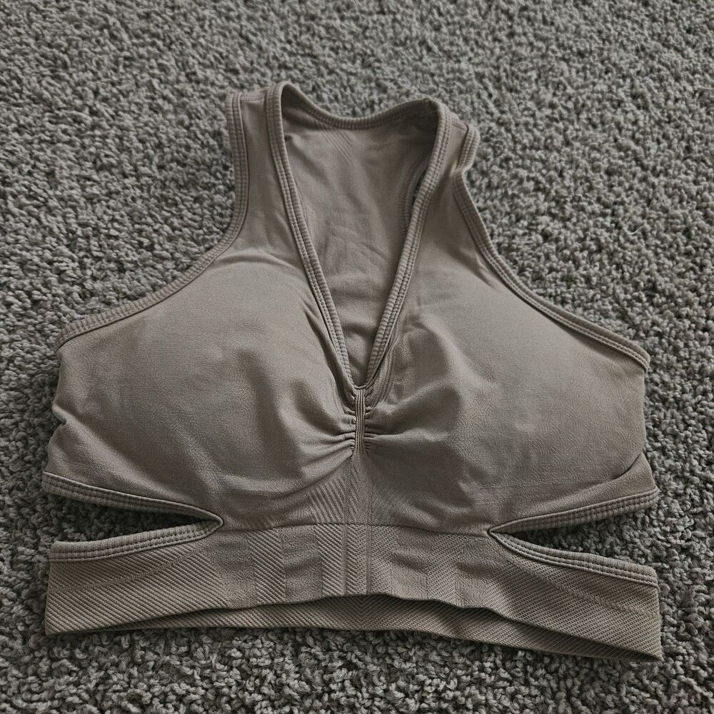 Alphalete Nude Stratus Solid Pullover Racerback Sports Bra Logo Wireless Size M